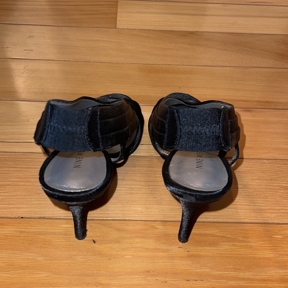 Nine West satin heels size 6.5 M. Color: black - Picture 4 of 5